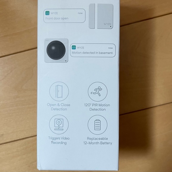 Wyze Cam V2 1080P Indoor Smart Home Camera with Wyze Sense Starter Kit - Picture 3 of 3